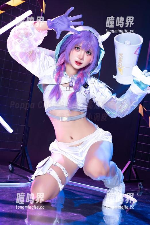 Poppa Chan Poppa Chan的捕捉:高清米莉姆·娜娃,甜美又带点小调皮
